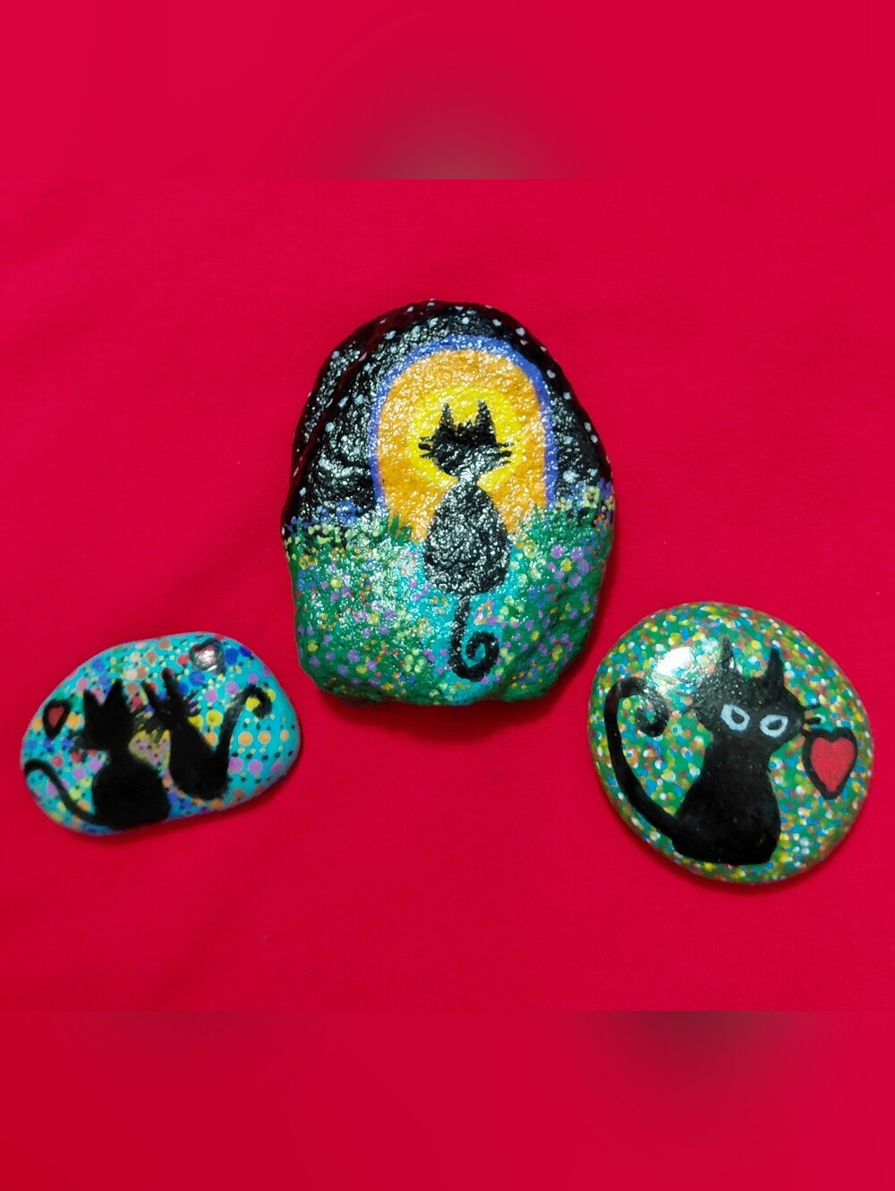 Hand-Painted Cat Rock Trio Décor Largest One Is 4x5"  Painted And Sealed